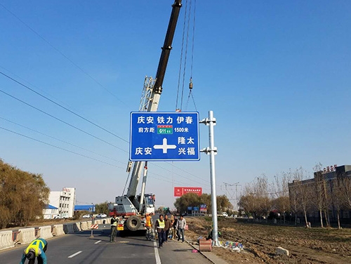 淮北淮北道路护栏网网片该如何进行正确的选购呢？